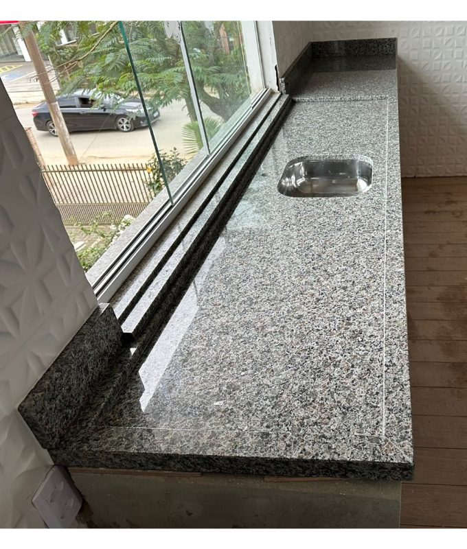 Granito Cinza Itabirá en cocina